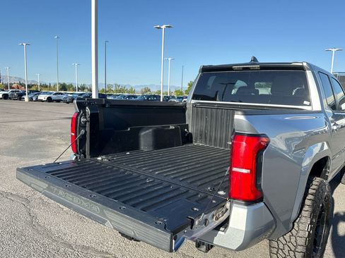 Used 2024 Toyota Tacoma SR5 AWD/4WD image 14