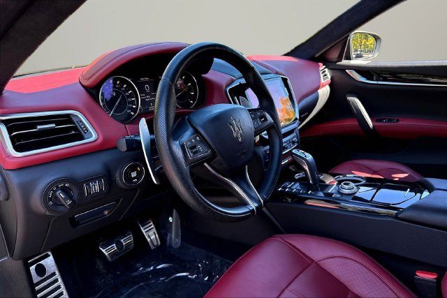 Used 2022 Maserati Ghibli Modena RWD image 19