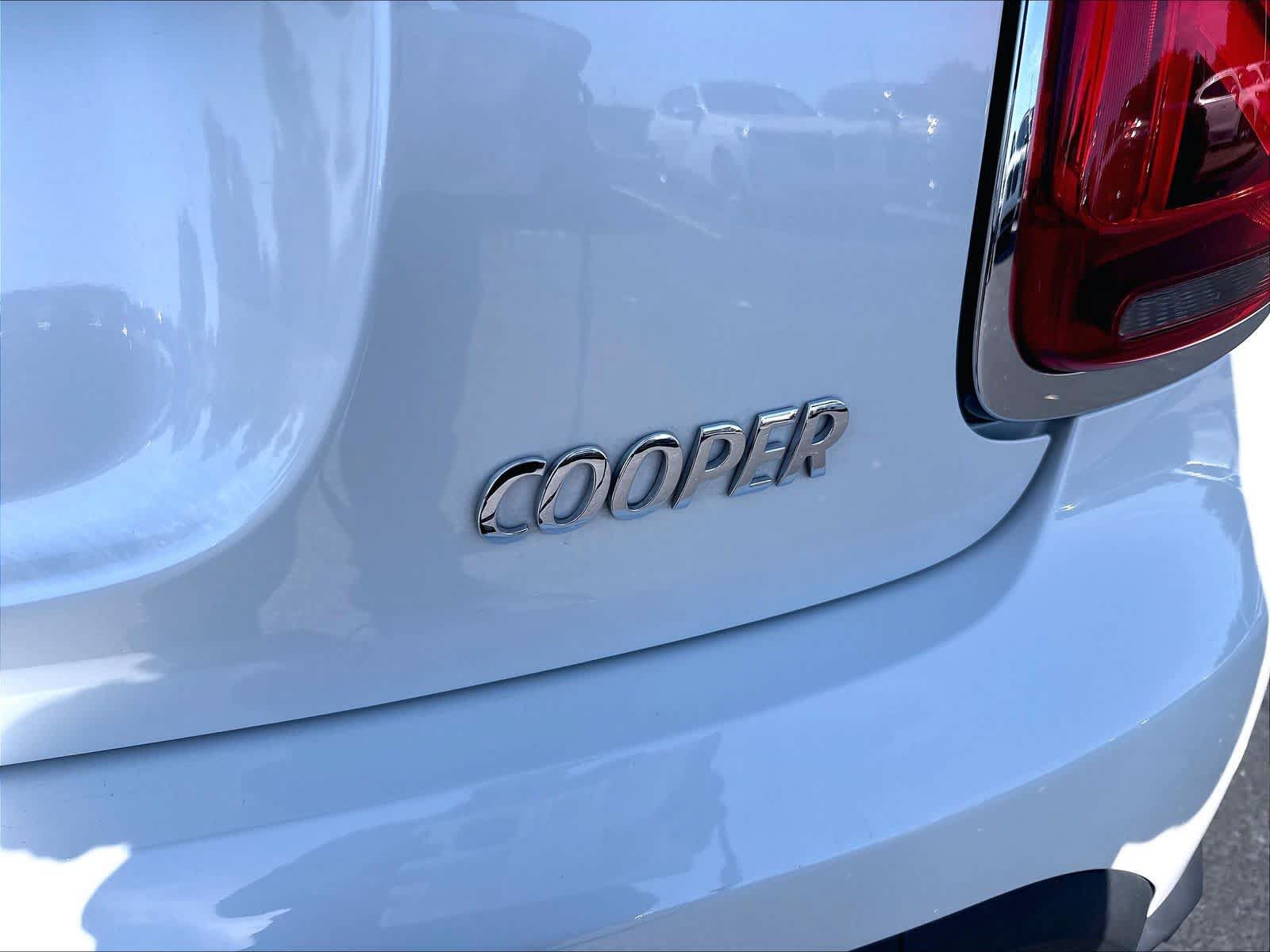 Used 2024 MINI Cooper 2-Door Hardtop FWD image 23