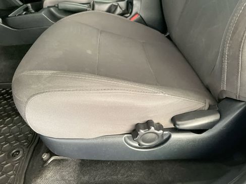 Used 2017 Toyota Tacoma TRD Off-Road image 12