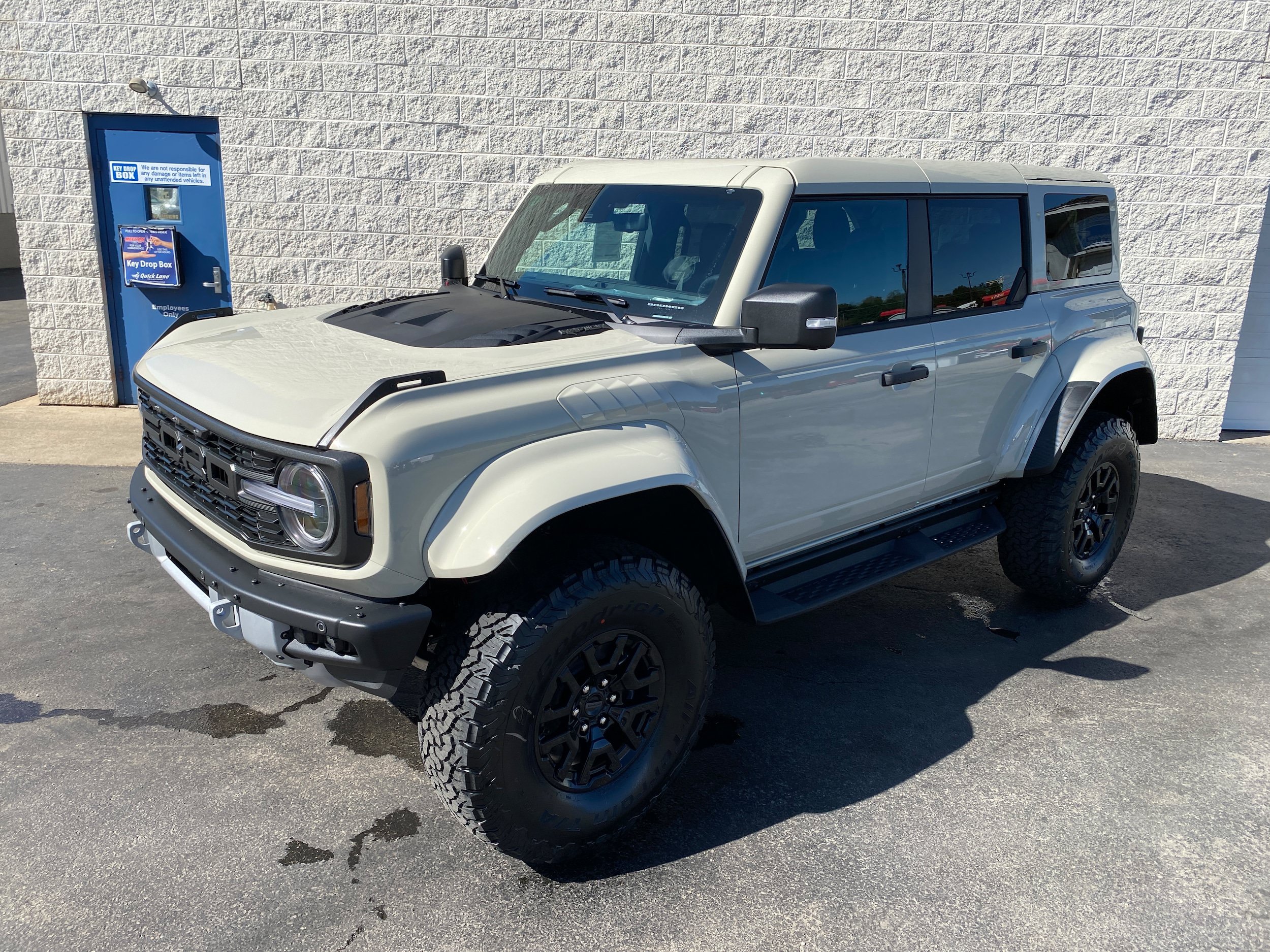 New 2026 Ford Bronco Raptor AWD/4WD image 17