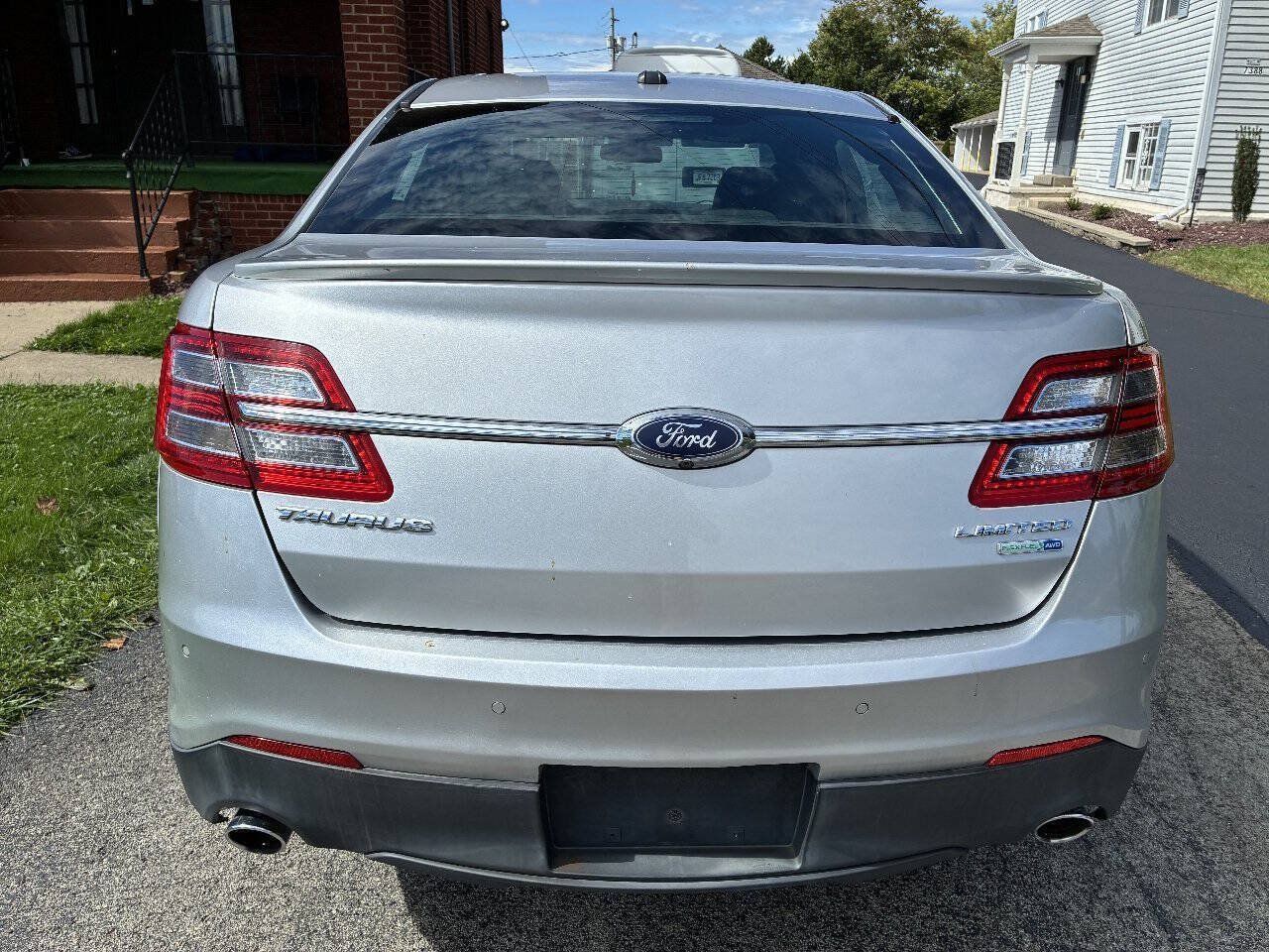 Used 2016 Ford Taurus Limited w/ Driver Assist Package AWD/4WD image 9