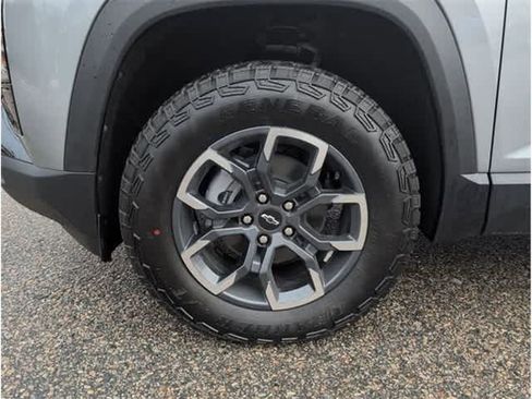 New 2026 Chevrolet Equinox ACTIV w/ LPO, Floor Liner Package AWD/4WD image 33