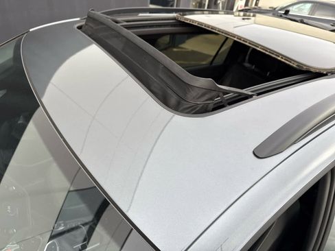 Used 2023 Volkswagen Tiguan SE R-Line image 21