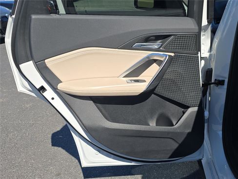 Used 2023 BMW X1 xDrive28i w/ M Sport Package image 11