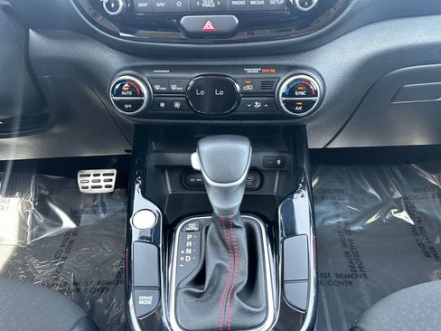 Used 2023 Kia Soul GT-Line FWD image 8