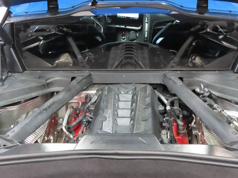 Used 2020 Chevrolet Corvette Stingray Coupe w/ Z51 Performance Package RWD image 6