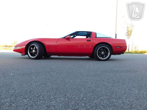Used 1994 Chevrolet Corvette Coupe RWD image 22