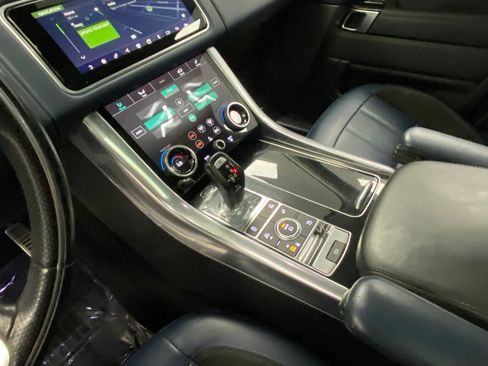 Used 2019 Land Rover Range Rover Sport Supercharged image 29