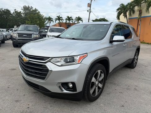 Used 2018 Chevrolet Traverse LT FWD image 1