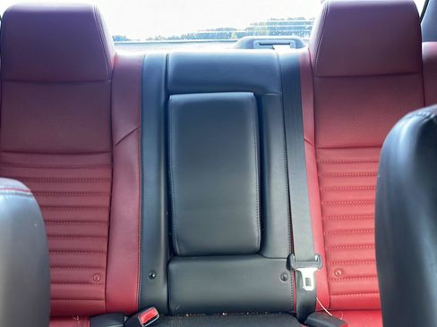 Used 2013 Dodge Challenger R/T RWD image 21
