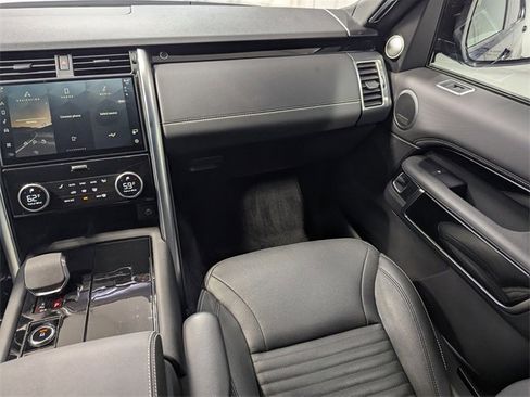 Used 2023 Land Rover Discovery S R-Dynamic image 8