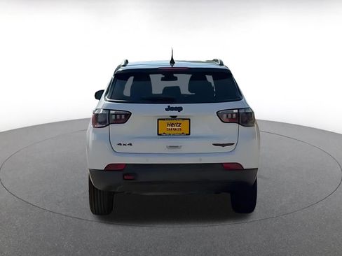 Used 2025 Jeep Compass Trailhawk AWD/4WD image 12