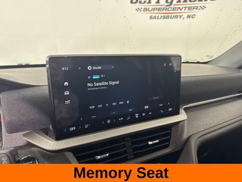 Used 2025 Ford Explorer Platinum w/ LUX Leather Package AWD/4WD image 18