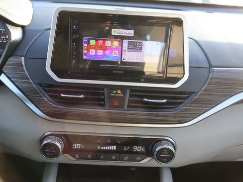 Used 2020 Nissan Altima 2.5 Platinum image 23