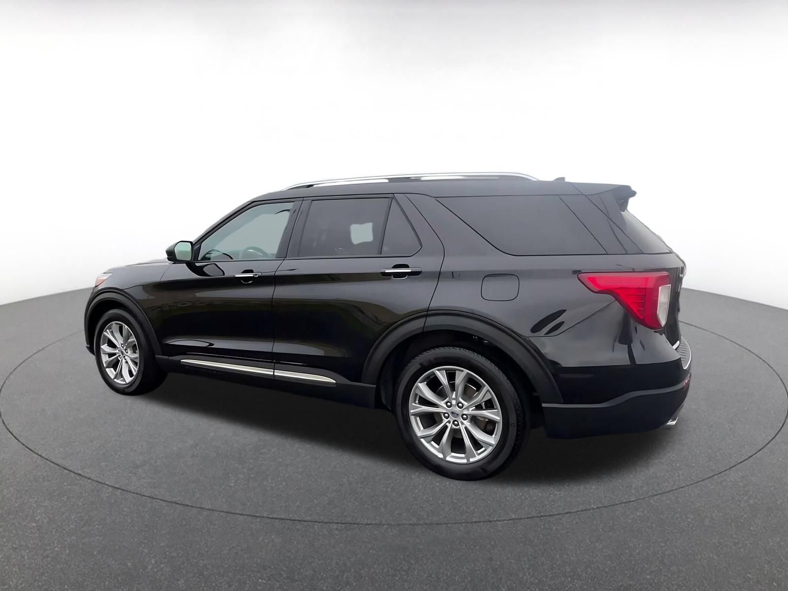 Used 2024 Ford Explorer Limited RWD image 9