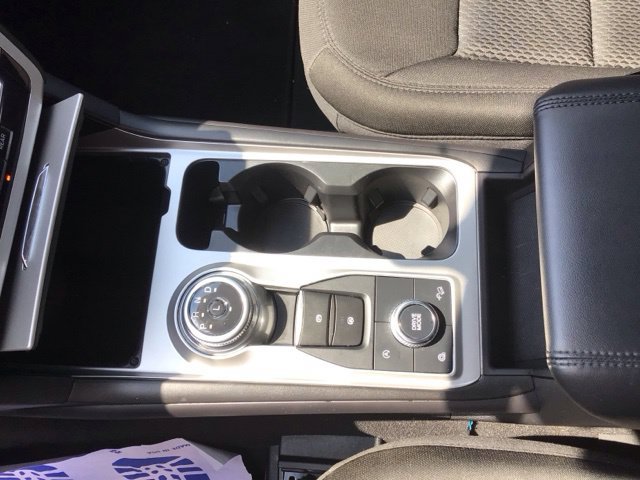 Used 2023 Ford Explorer XLT AWD/4WD image 17
