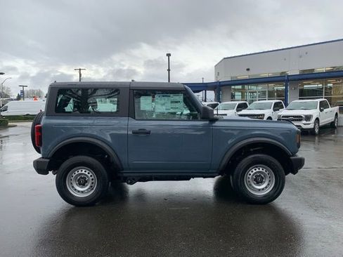 New 2025 Ford Bronco Base image 7