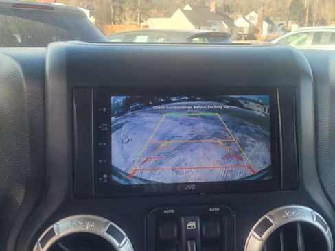 Used 2013 Jeep Wrangler Unlimited Sport image 18