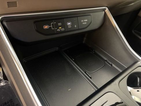 New 2026 Kia Carnival EX image 32