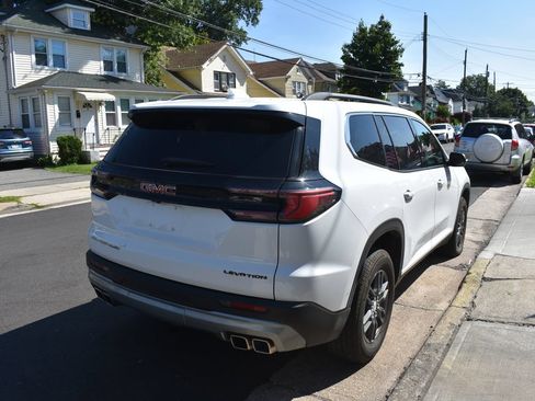 Used 2025 GMC Acadia Elevation AWD/4WD image 6