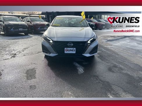 Used 2024 Nissan Altima 2.5 SR image 12