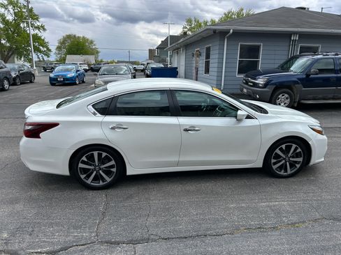 Used 2017 Nissan Altima 2.5 SR FWD image 8