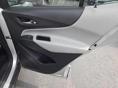 Used 2021 Chevrolet Equinox LS w/ LS Convenience Package FWD image 8