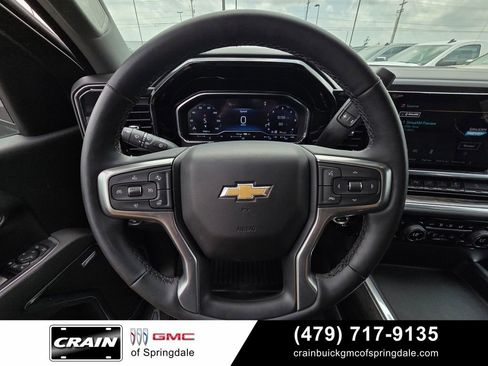 Used 2025 Chevrolet Silverado 2500 LTZ w/ LTZ Convenience Package AWD/4WD image 14