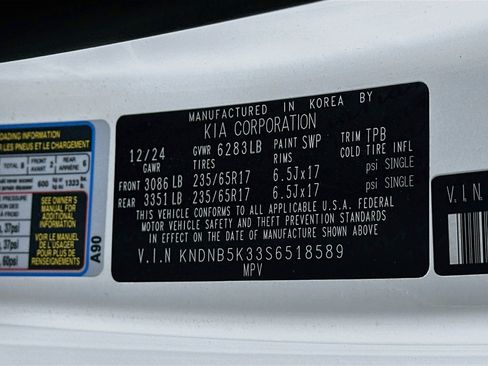 Used 2025 Kia Carnival FWD image 12