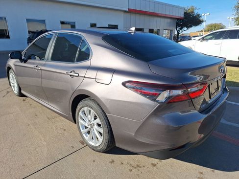 Used 2023 Toyota Camry LE image 4