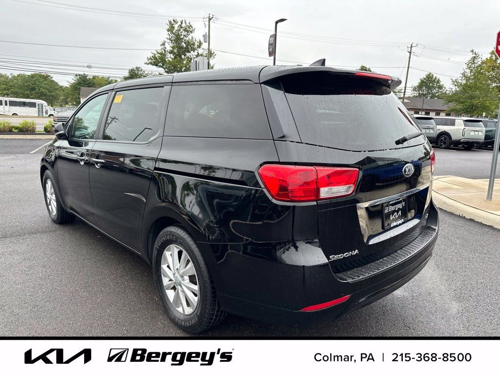 Used 2018 Kia Sedona LX FWD image 10