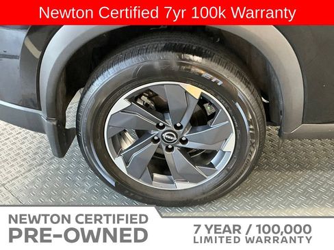 Used 2025 Nissan Rogue SV FWD image 44