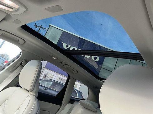 New 2026 Volvo XC60 T8 Ultra w/ Climate Package AWD/4WD image 16