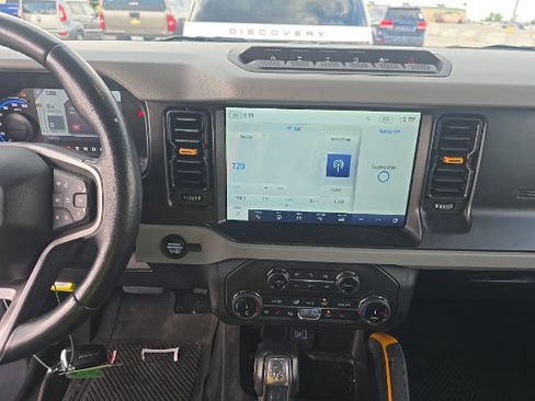 Used 2022 Ford Bronco Badlands AWD/4WD image 9
