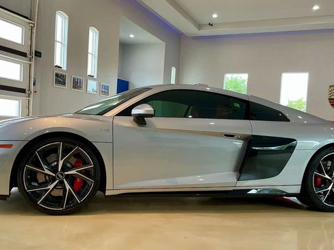 Used 2022 Audi R8 V10 performance image 7