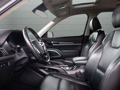 Used 2020 Kia Telluride S w/ S 8 Passenger Seating Package image 39