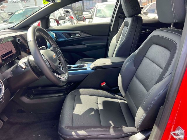 Used 2024 Chevrolet Equinox EV LT FWD image 17