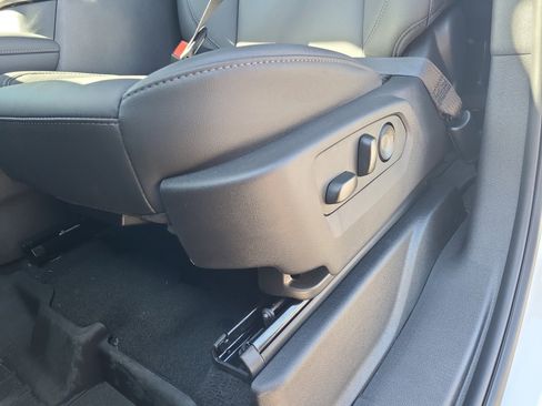 New 2026 Chevrolet Suburban LT w/ Comfort Package image 13