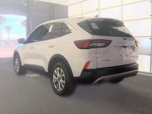 Used 2024 Ford Escape Active AWD/4WD image 2