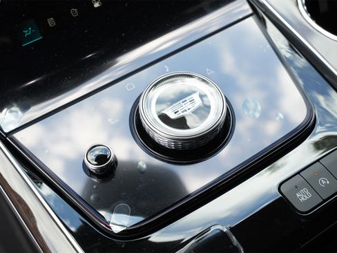 New 2025 Cadillac Escalade Sport Platinum w/ LPO, ONYX Package image 16