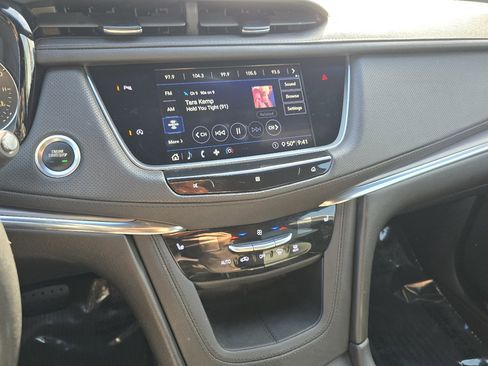 Used 2020 Cadillac XT5 Luxury w/ LPO, Floor Liner Package AWD/4WD image 39
