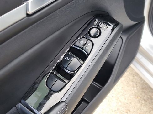 Used 2023 Nissan Altima 2.5 SV image 18