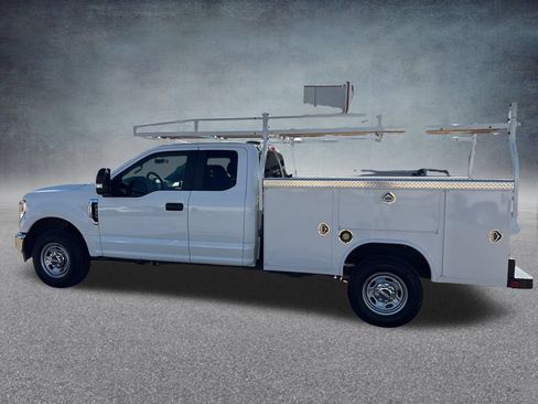 Used 2022 Ford F350 XL w/ Power Equipment Group RWD image 3