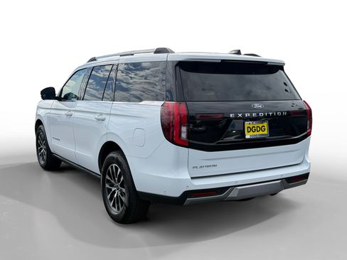 Certified 2025 Ford Expedition Platinum AWD/4WD image 3