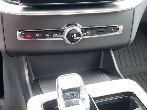 Certified 2026 Volvo XC90 B5 Plus w/ Protection Package AWD/4WD image 19