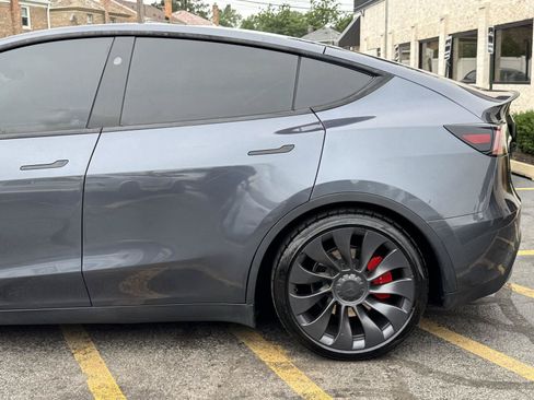 Used 2023 Tesla Model Y Performance AWD/4WD image 3
