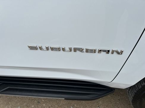 Used 2024 Chevrolet Suburban High Country image 35