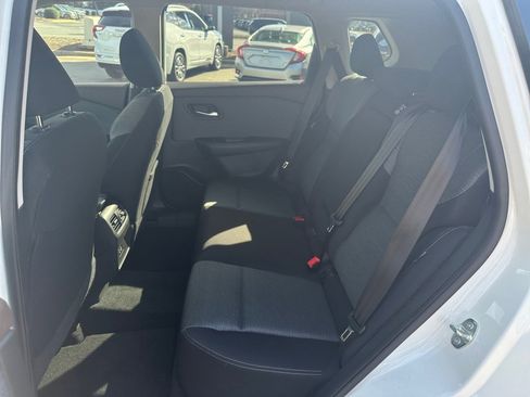 Used 2023 Nissan Rogue SV image 34