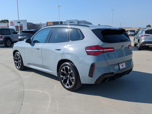 Used 2025 BMW X3 xDrive30i AWD/4WD image 3
